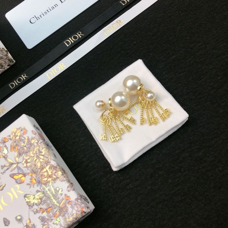 chr1st1an D10r earrings